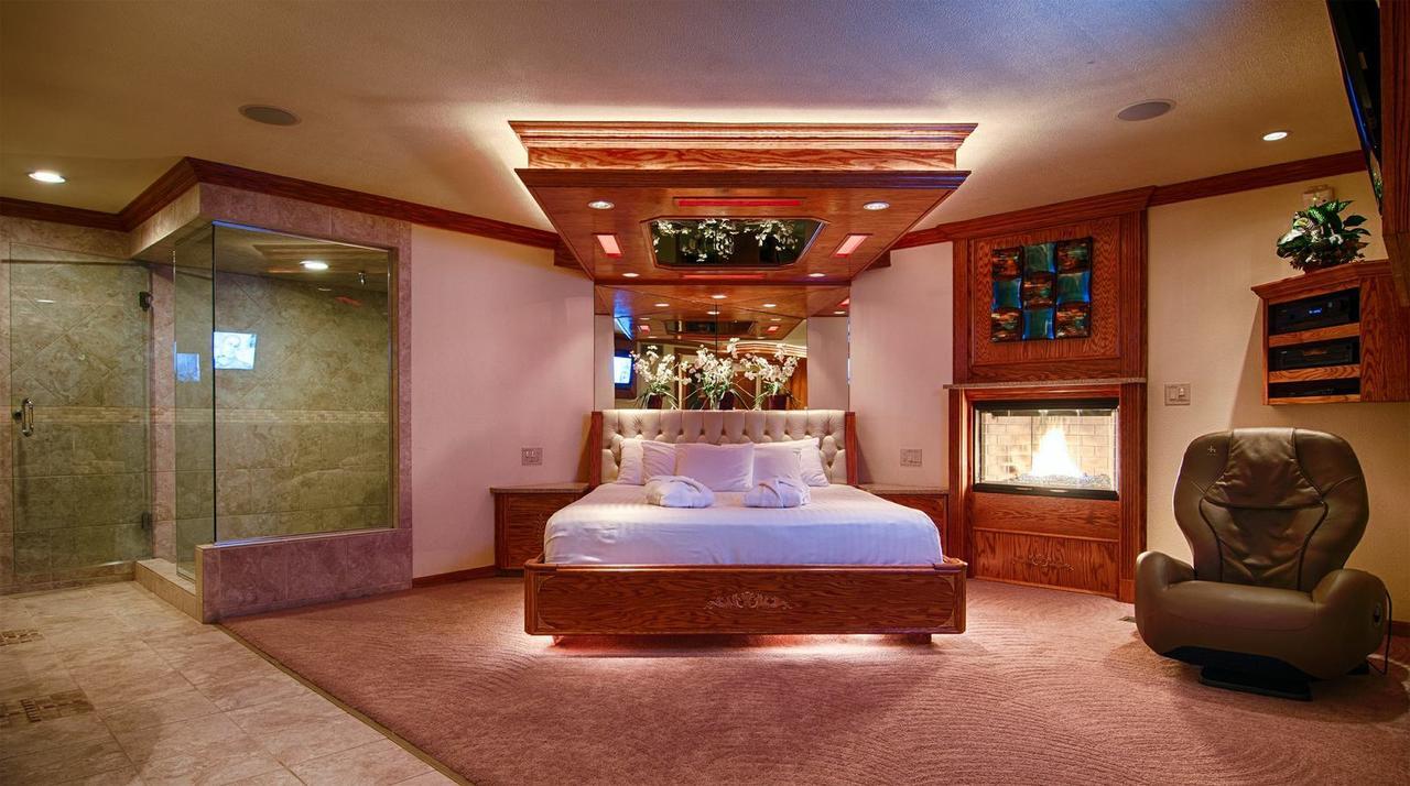 Sybaris Pool Suites Northbrook - Adults Only Glenview Esterno foto