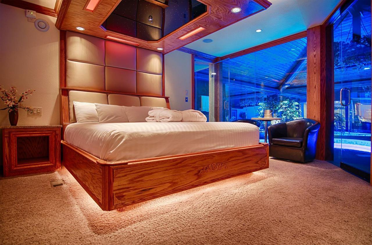 Sybaris Pool Suites Northbrook - Adults Only Glenview Esterno foto